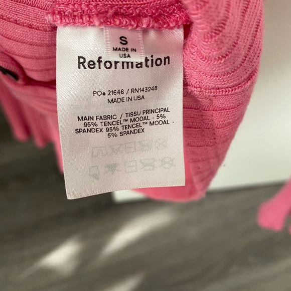 Reformation Gellar Top hot pink Candy fuschia button up - Picture 5 of 6
